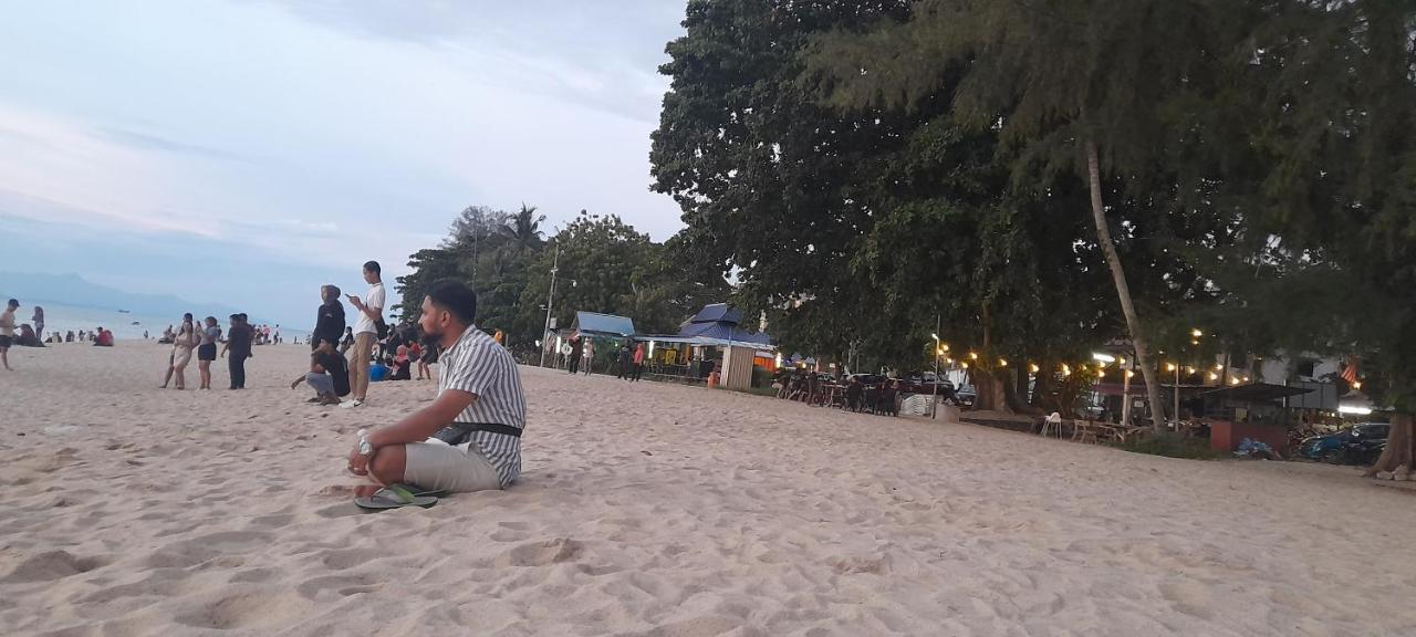 Airbnb @ Batu Ferringhi Beach Esterno foto